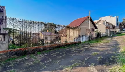 Terreno com ótima localização na rua Matias José Bins, 1208 Medindo 385m². No Bairro Chácara das Pedras. Preço e disponibilidade do imóvel sujeitos a alteração sem aviso prévio.