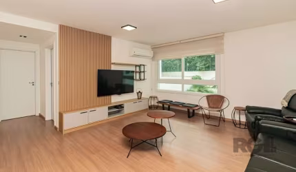 Excelente oportunidade para quem busca conforto e qualidade de vida. Este apartamento conta com 2 dormitórios, semi mobiliado, sendo 1 suíte, ideal para acomodar sua família com privacidade e praticid