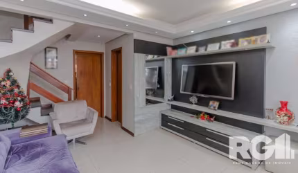 Casa  3 dorm. 210m² privativos na rua: Heitor Manganelli - Localizada a apenas 5 minutos dos Shoppings Iguatemi e Bourbon. &lt;BR&gt;&lt;BR&gt;Com três dormitórios, incluindo uma suíte, esta residênci