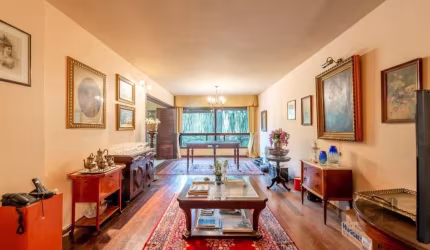 Vende-se apartamento de 3 dormitórios, transformado em 2 quartos (reversível), com suíte, 1 vaga de garagem, sala ampla, cozinha fechada e dependência de empregada completa, bem distribuídos numa plan