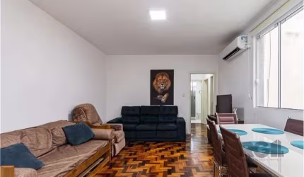 Este é para você que procura espaço e localização. Fantástico apartamento ensolarado e muito bem arejado, com 91m² distribuídos em 3 dormitórios, living 2 ambientes, cozinha ampla, conceito aberto, ch