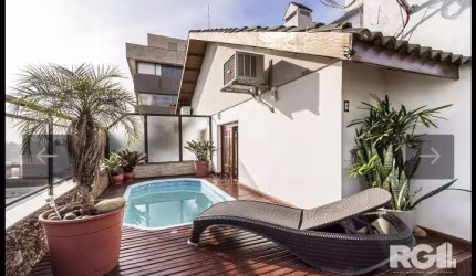 Cobertura com piscina Bairro Boa Vista!!&lt;BR&gt;&lt;BR&gt;Cobertura de 3 dormitórios sendo 1 suítes, opção de mais um dormitório, e 2 vagas de garagem (podendo estacionar até 3 veículos). No piso de