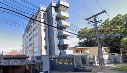 Ótima e ampla cobertura duplex no Jardim Botânico, fundos, com 276m² privativos, de 3 dormitórios e 2 vaga. Possui no andar inferior: sala de estar com lareira, sala de jantar, 3 dormitórios sendo 1 s