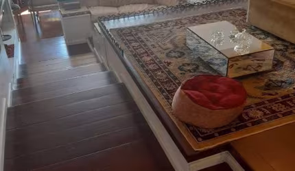 Apartamento 3 dormitórios no bairro Moinhos de Vento.&lt;BR&gt;Excelente apartamento de 3 dormitórios, sendo 1 suíte e com closet, com uma vaga de garagem (para 2 carros pequenos). Um dos banheiros co