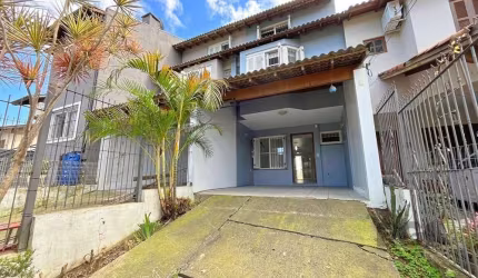Esta casa oferece147 m² de área privativa, distribuídos de forma inteligente para proporcionar conforto e funcionalidade para toda a família. O living de dois ambientes proporciona um espaço amplo e a