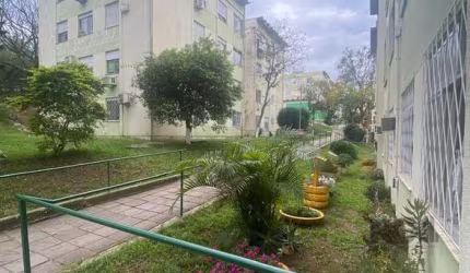 Apartamento 03 quartos  reformado na VILA NOVA, 67m² -  Porto Alegre. &lt;BR&gt;Excelente apartamento reformado, impecável. &lt;BR&gt;03 dormitórios, sendo um com com sacada,  living amplo com 2 ambie
