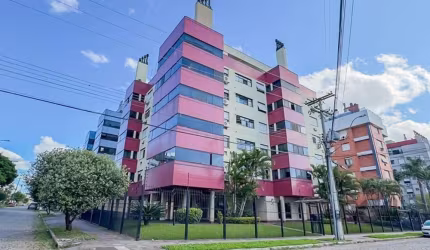 Esse imóvel parece ideal para quem busca conforto e qualidade de vida! Com 123m² privativos, 3 dormitórios, incluindo 1 suíte, ele oferece espaço e funcionalidade. A ampla sacada com churrasqueira e a