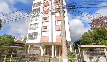 Apartamento no bairro petrópolis composto de 3 dormitórios, de  frente, com 120,30 m2 de área privada, vaga  de garagem coberta e escriturada, possui ampla sala, cozinha, área de serviço separada. Tod