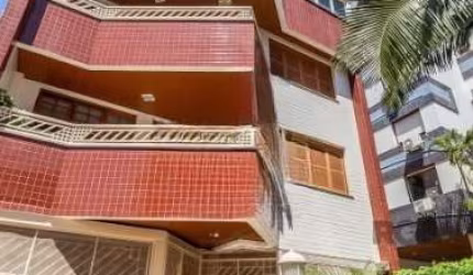 Cobertura duplex semi mobiliada com 131m² privativos, 3 dormitórios ( 1 suíte ), banho social, living 3 ambientes com sacada aberta em piso tabuão, elevador interno, lavabo, ampla cozinha/copa montada