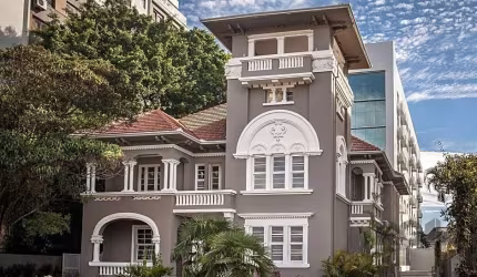 O Flat Viverore Moinhos está localizado a apenas 3 km do centro da cidade, o Hotel dispõe de uma piscina na cobertura com um terraço ao ar livre, academia e instalações para reuniões. Todos os quartos