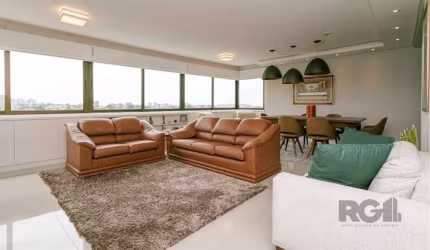Descubra o seu novo lar no coração do Jardim Planalto, Porto Alegre, uma região tranquila e desejada por todos. Este maravilhoso apartamento de 137m², situado na Av. Adda Mascarenhas de Moraes, aprese
