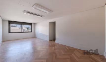 Apartamento com 4 suítes, churrasqueira, sacada, no bairro Moinhos de Vento, Porto Alegre/RS &lt;BR&gt;&lt;BR&gt;Este apartamento de alto padrão oferece uma combinação ideal de conforto, sofisticação 