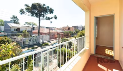 Descubra esta incrível oportunidade no segmento residencial, uma casa desocupada à venda a um ótimo preço, localizada na charmosa região de Passo d'Areia, Santa Maria Goretti, Rio Grande do Sul. Terre