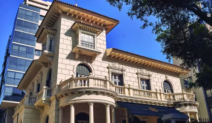 Uma casa histórica restaurada e entregue ao Moinhos. Uma chance histórica de morar no coração do bairro. Tudo isso na Rua Santo Inácio. A partir de agora, você poderá conhecer mais sobre o projeto. Pr