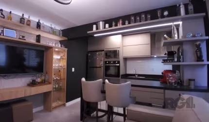 Ótimo apartamento à venda no Centro Histórico de Porto Alegre. &lt;BR&gt;Imóvel impecável ,um dormitório,um banheiro, amplo living integrado com a cozinha, totalmente mobiliado, boa posição solar, les
