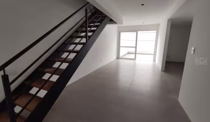 Apartamento duplex garden com 2 suítes!&lt;BR&gt;&lt;BR&gt;Apartamento diferenciado! Living com cozinha integrada com churrasqueira e lavabo. Parte superior com 2 suítes. Possui vaga para 2 carros. Ed