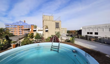 Cobertura com 448m2 privativos muito perto da nova Orla e Shopping Praia de Belas.&lt;BR&gt;&lt;BR&gt;Terraço com mais de 200m2 de área aberta, com piscina, churrasqueira e muito espaço para receber s