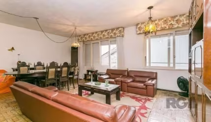Casa Pavilhão no Bairro Auxiliadora&lt;BR&gt;&lt;BR&gt;Oportunidade de Ouro em Localização Nobre!&lt;BR&gt;Venha conhecer essa casa incrível, localizada em uma área nobre, com uma área total de terren