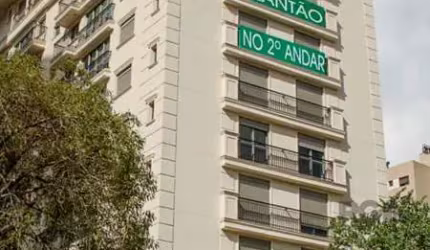 Empreendimento com 32 apartamentos, sendo 4 por andar, e 2 boxes com depósito por apartamento. Áreas privativas de 79,92m² (aptos. tipo finais 01, 02 e 04) 78,13m² (aptos. tipo finais 03). 2 cobertura