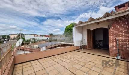 Casa térrea no Jardim Leopoldina! Localizada em esquina, a 5 minutos da Av. Baltazar de Oliveira Garcia e perto do Parque México, esta casa de 200m² privativos oferece conforto e espaço em um só lugar
