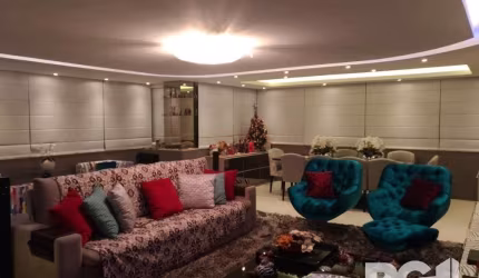 Localizado no 11º andar com um acabamento impecável. Todos os móveis fixos projetados e executados pela renomada DELANNO ficam no imóvel, garantindo elegância e funcionalidade em cada detalhe.&lt;BR&g