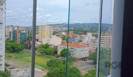 Apartamento no Condomínio Gran Vitta, localizado em andar alto com 75,00 m² de área útil, este imóvel oferece uma experiência de moradia em um dos melhores endereços de Porto Alegre.&lt;BR&gt;&lt;BR&g
