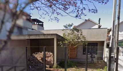 Encante-se com esta Casa Térrea no Coração do Bairro Tristeza - Porto Alegre&lt;BR&gt;&lt;BR&gt;Bem-vindo ao bairro Tristeza, uma das regiões mais desejadas da Zona Sul de Porto Alegre. Conhecido por 