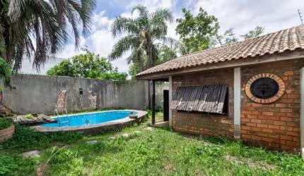 Casa no Bairro Passo das Pedras!&lt;BR&gt;Com 286m² de área privativa, possui 03 dormitórios, incluindo uma suíte no andar superior com lareira, closet, hidromassagem, sauna e sacada com vista permane