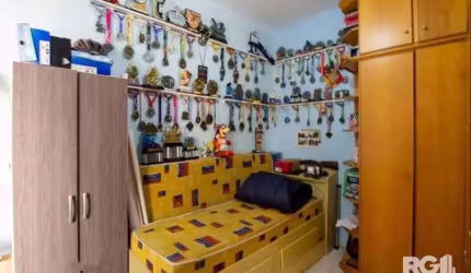 Casa à venda na Rua Olavo Bilac, Porto Alegre&lt;BR&gt;&lt;BR&gt;Casa com 3 dormitórios, 2 banheiros, 1 vaga de garagem, área privativa de 227.94m² e área total de 280m². Esta casa está em bom estado 