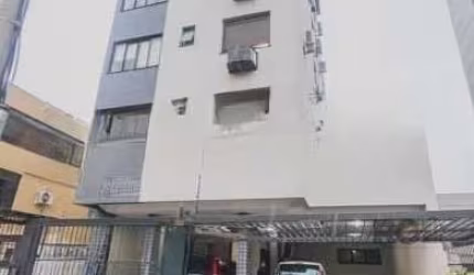 Semi mobiliado. Maravilhoso apartamento Garden, 2 dormitórios (1 suíte ), living 2 ambientes com piso porcelanato , área íntima piso flutuante, banho social, cozinha com armários e churrasqueira, espe