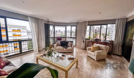 Belíssimo apartamento com excelente padrão de acabamento. São 3 dormitórios, sendo 1 suíte. Lavabo, webspace, cozinha integrada com a área de serviço, amplo living com vista deslumbrante da cidade. A 