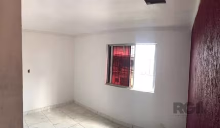 Apartamento com 2 quartos, vaga de garagem, no bairro Rubem Berta, Porto Alegre/RS&lt;BR&gt;&lt;BR&gt;Apartamento em processo avançado de reforma, com 70% da obra já concluída. A venda inclui todos os