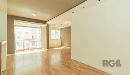 Este apartamento localizado no Condomínio Serenitá, no Bairro Passo d'areia com 74m² privativos, planta de 3 dormitórios com living estendido, 7º andar, ensolarado e semi-mobiliado. Vai proporcionar p
