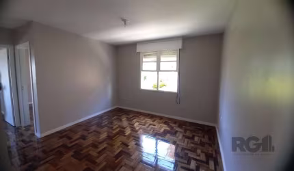 Apartamento com 2 dormitórios, vaga de garagem, no bairro Cristal, Porto Alegre/RS&lt;BR&gt;&lt;BR&gt;Apartamento aconchegante com living para dois ambientes, perfeito para integrar sala de estar e ja