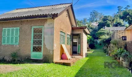 Terreno de 600m² com casa de alvenaria, no bairro Ipanema, Porto Alegre/RS&lt;BR&gt;&lt;BR&gt;Esse terreno de 600m² com casa de alvenaria é uma excelente oportunidade para investidores. A área oferece