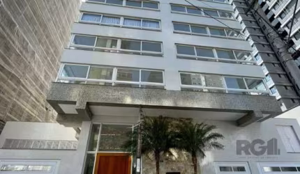 Apartamento em Torres  bairro Predial com três dormitórios sendo uma suite , living com churrasqueira  sala de estar e jantar e finamente MOBILIADO  Projeto dos moveis com Sabrina Barros , unico no pr