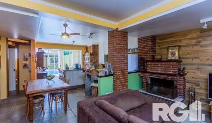 Sobrado com 3 Quartos e 4 banheiros, Rua Paulo Madureira Coelho,  Morro Santana, Porto Alegre&lt;BR&gt;Belissima casa com  275 metros quadrados com 3 quartos sendo 3 suites e 4 banheiros&lt;BR&gt;Poss