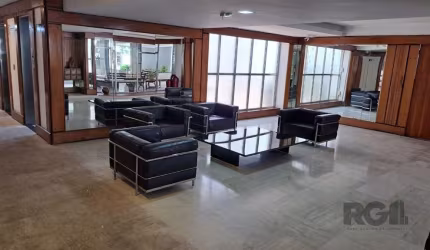 Belo apartamento 3 dormitórios/quartos, sendo um suíte com banheiro de hidro, living muito amplo para 3 ambientes bem definidos, copa/cozinha, dependência de empregada completa, banheiro social e auxi