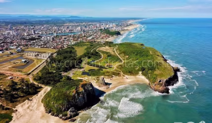 ILHAS PARK - TORRES - ESPETACULAR TERRENO NO CONDOMINIO ILHAS PARK PROXIMO AO MAR. TERRENO FUNDO LAGO, POSIÇÃO LESTE/OESTE, VISTA DA GUARITA. CONDOMINIO ALTO PADRÃO. ESTUDA DAÇÃO EM PORTO ALEGRE.