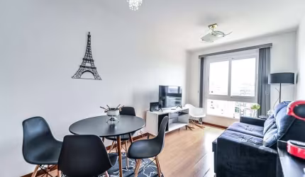 Apartamento Mobiliado de Alto Padrão na Cidade Baixa - Vista Privilegiada Apresentamos um apartamento impecável, 100% mobiliado e pronto para morar! Com 49,25m², este belíssimo imóvel se destaca pelo 