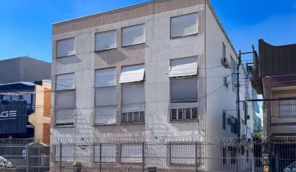 Este espaçoso apartamento de 94m² privativos está desocupado e pronto para você se mudar. Localizado próximo ao Bourbon Assis Brasil, este imóvel oferece conforto e conveniência em um dos bairros mais