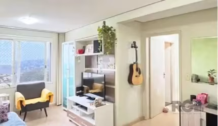 Excelente apartamento semi-mobiliado oferece 2 quartos , living, banheiro social, cozinha e área de serviço separada e uma vista panorâmica inspiradora, acompanhada de um jardim aconchegante. Com 63,1