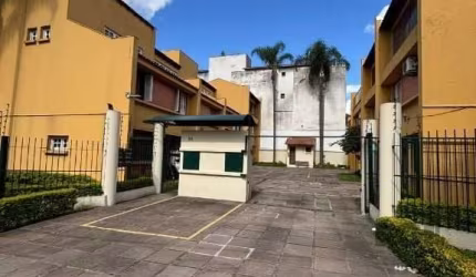 Sobrado de 166m² em condomínio fechado, no bairro Medianeira. Excelente sobrado de 3 dormitórios (podendo ser transformado em 4 dormitórios), sendo uma suíte com closet bem ventilado, sótão, cozinha c