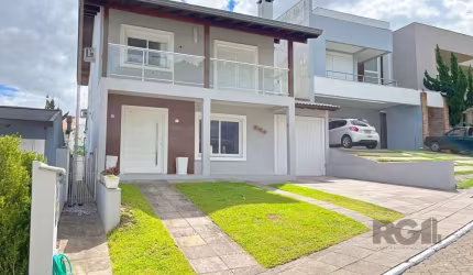 Casa em Condomínio com 4 Dormitórios e Amplo Pátio Altos do Lago, Hípica, Zona Sul de Porto Alegre! Se você busca conforto, espaço e segurança, essa casa é perfeita para você! Localizada no condomínio
