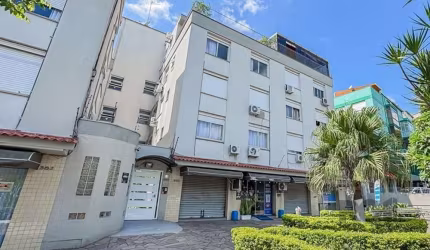 Este apartamento à venda está localizado na Avenida Do Forte, 386 no Bairro Vila Ipiranga, em uma área residencial privilegiada. Oferece para você 1 dormitório, 1 banheiro e cozinha com área de serviç