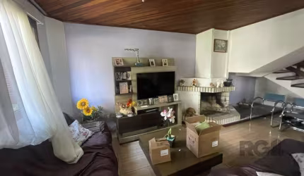 **Casa Residencial à Venda em Porto Alegre, Rio Grande do Sul**&lt;BR&gt;&lt;BR&gt;Seja bem-vindo à sua futura casa! Esta encantadora residência, localizada no bairro Camaquã, em Porto Alegre, está pr