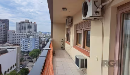 Descubra o seu novo lar no coração do bairro Cidade Baixa! Este espaçoso apartamento, localizado na Rua General Lima e Silva, oferece uma área privativa de 145,56 m² e está situado em um empreendiment