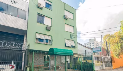 Apartamento à venda em Santana, Porto Alegre, RS Descubra este incrível apartamento residencial desocupado com excelente preço, localizado na tranquila rua Luiz Manoel, nº 301, perto do Shopping João 