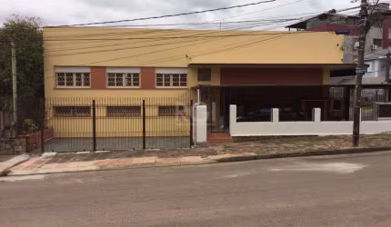 Casa para Venda - 233m², 4 dormitórios, 5 vagas - Nonoai