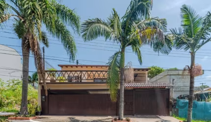 Excelente casa a venda no bairro Ipanema, 3 dormitórios com suíte e 8 vagas de garagem!